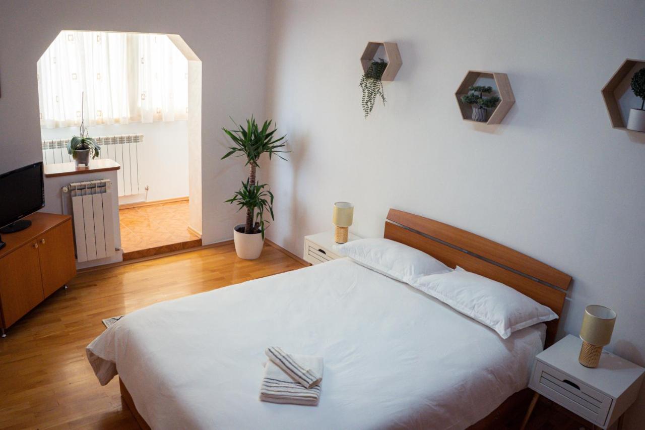 Apartament Milcov Gura Humorului Ngoại thất bức ảnh